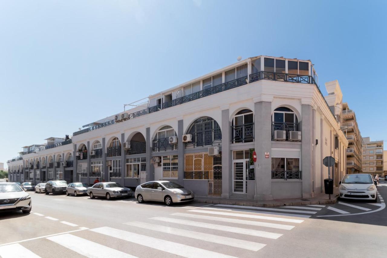 Apartamento Maximo Torrevieja Bagian luar foto